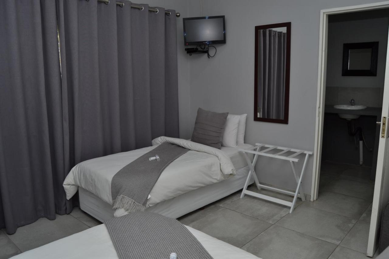 African Sands Guesthouse Load Shedding Free Блумфонтейн Экстерьер фото