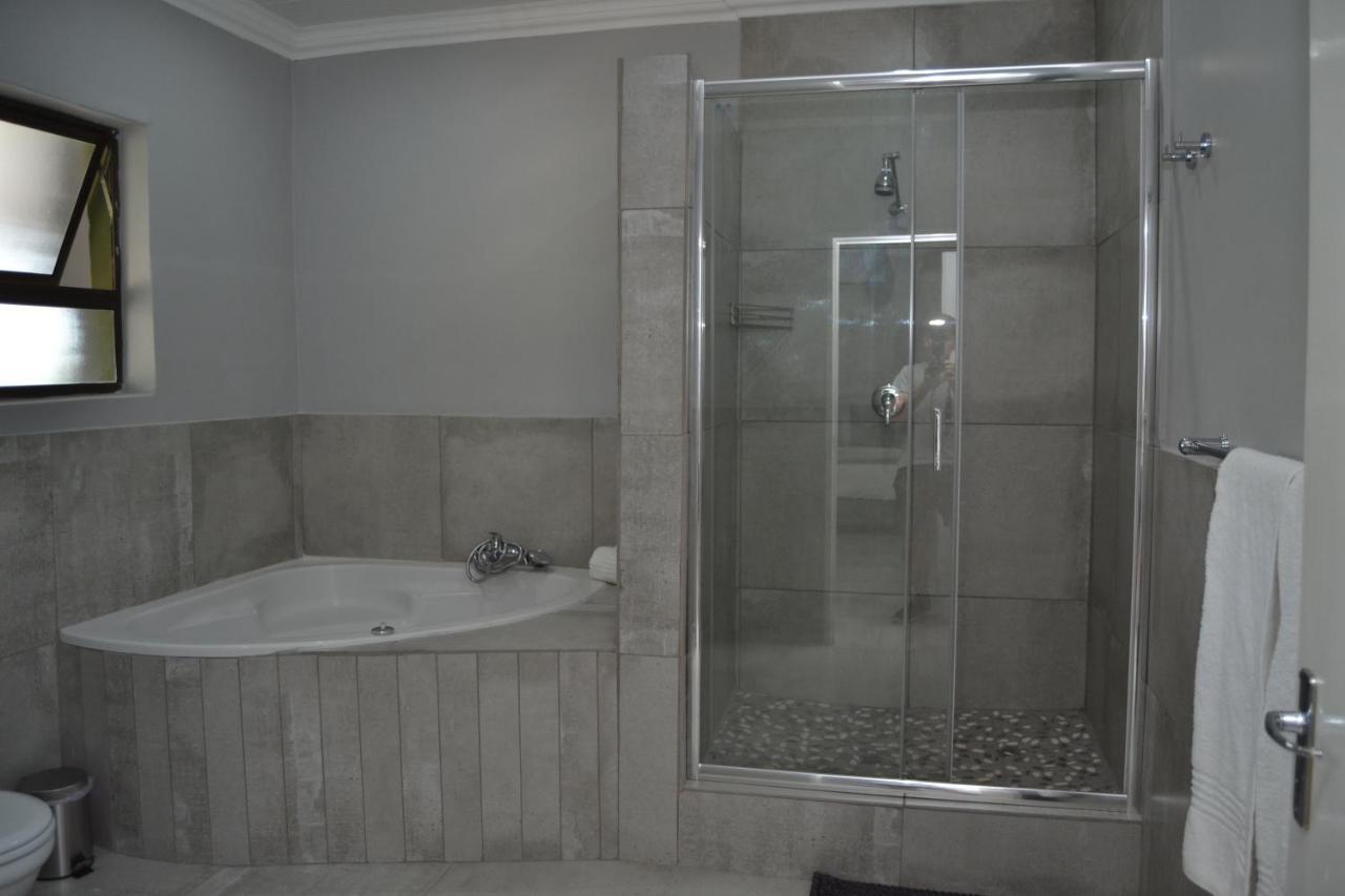 African Sands Guesthouse Load Shedding Free Блумфонтейн Экстерьер фото